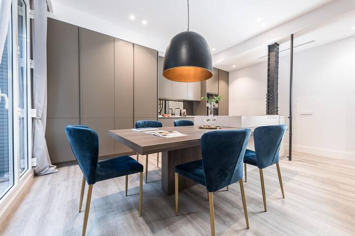 Luxury and Design in front of Parque del Retiro gallery image 4