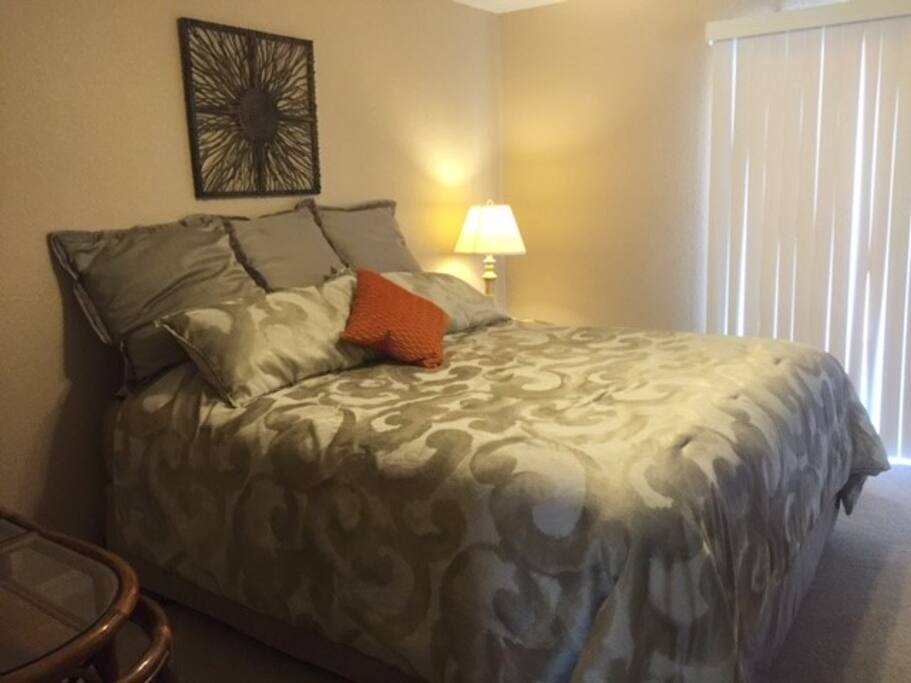 King size bed, very comfortable!