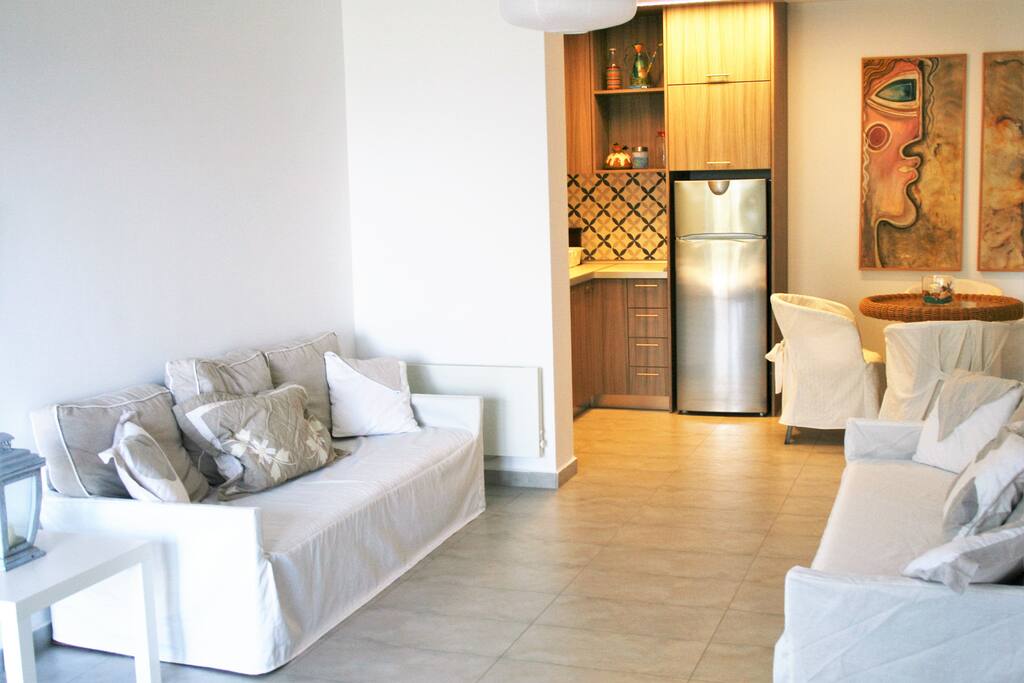 Living room & Kitchen
