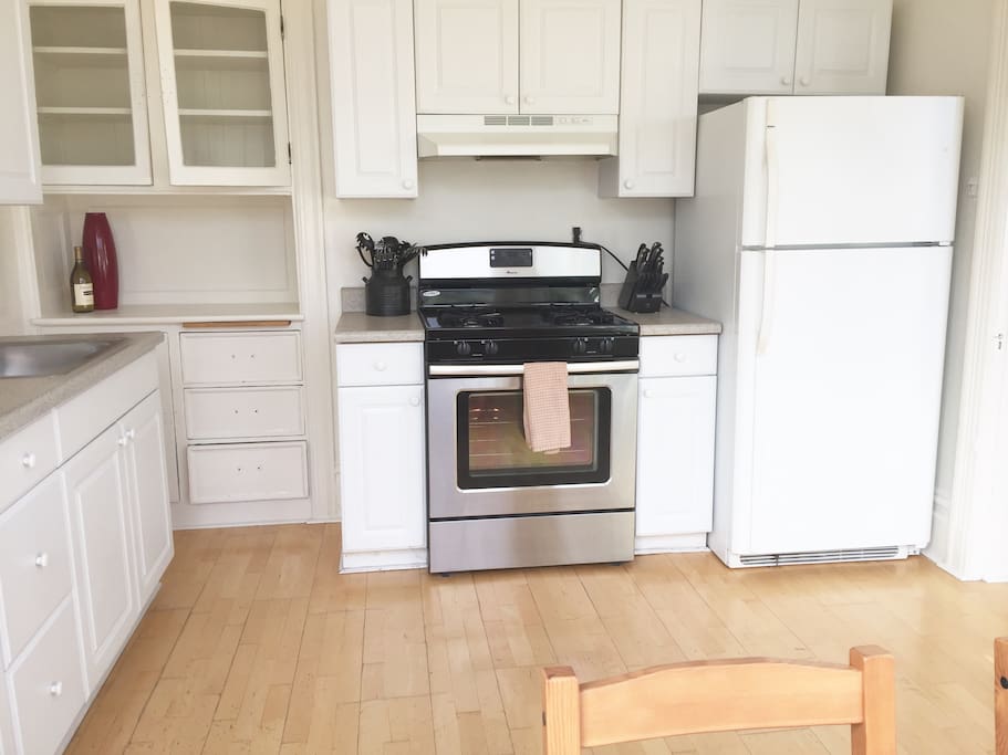 Full size kitchen