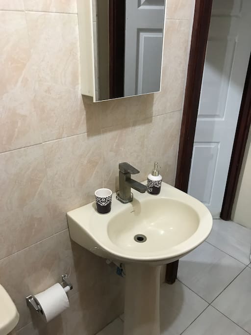 Face Basin in 3 piece bathroom