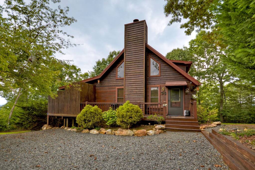 Top 100 Airbnb Rentals 2017 in Blue Ridge,