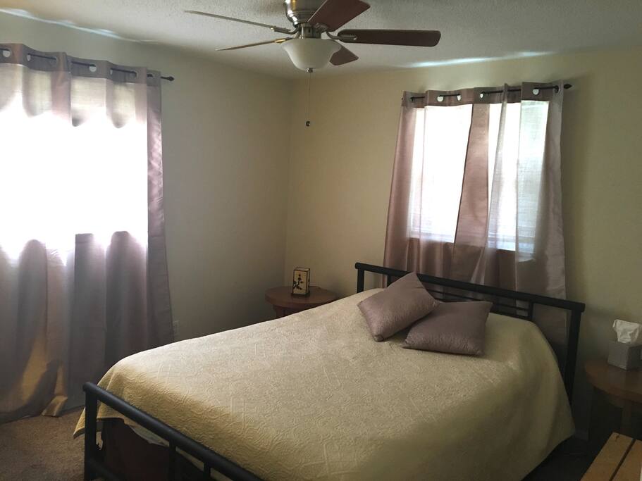 Bedroom 1: Master w/ Queen size bed