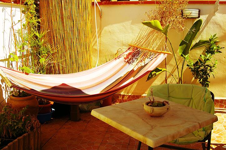 Stanza con balcone  centro storico e piscinaa