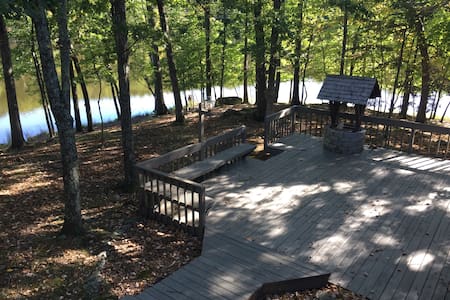 Convenient Poconos Lake House  Fisherman’s Dream