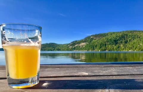 VT Lakeside getaway on beautiful Crystal Lake.