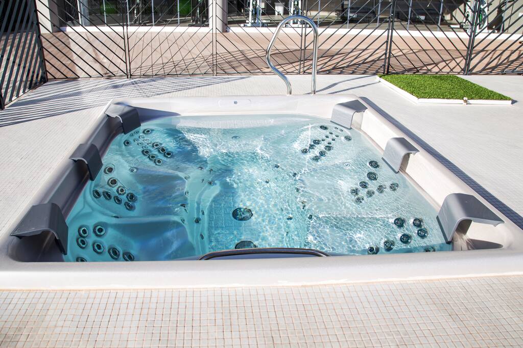 Jacuzzi