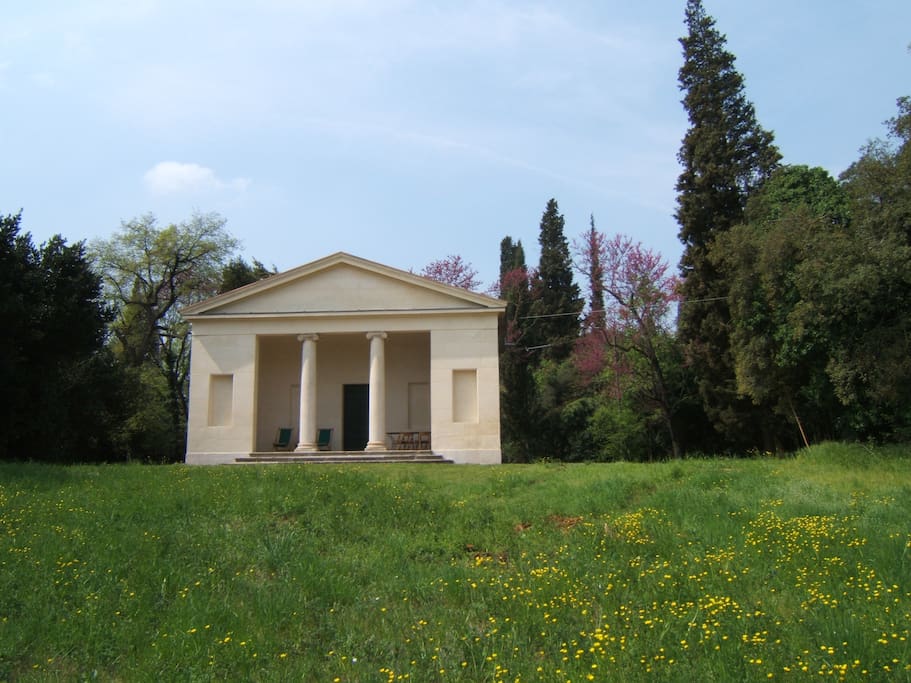 Façade