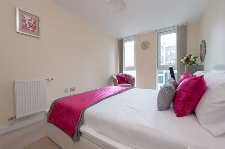 Aldgate East Apartments gallery image 4