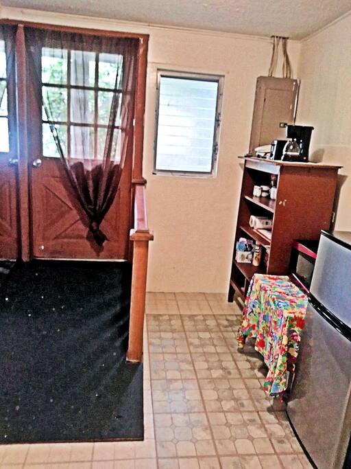 Side Entrance w/wheelchair accessible ramp