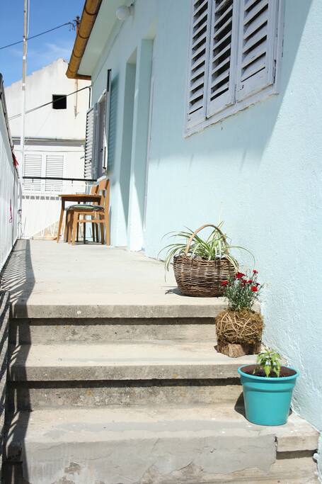 balcony
