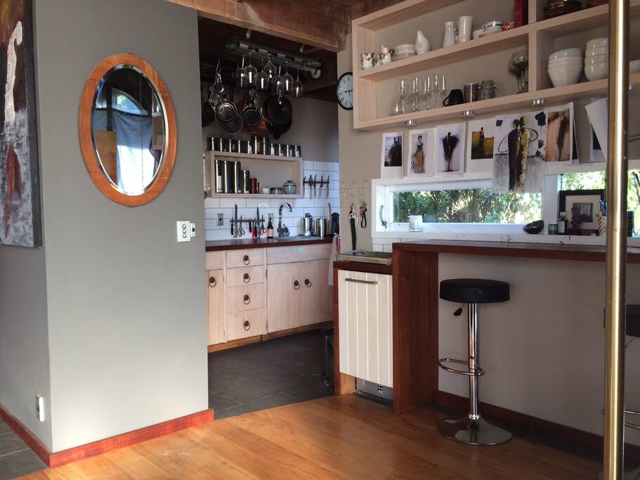 kitchen and breakfast bar