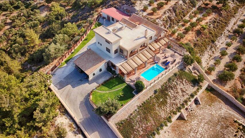 Butterfly Villa Theologos with Sea & Valley Views gallery image 4