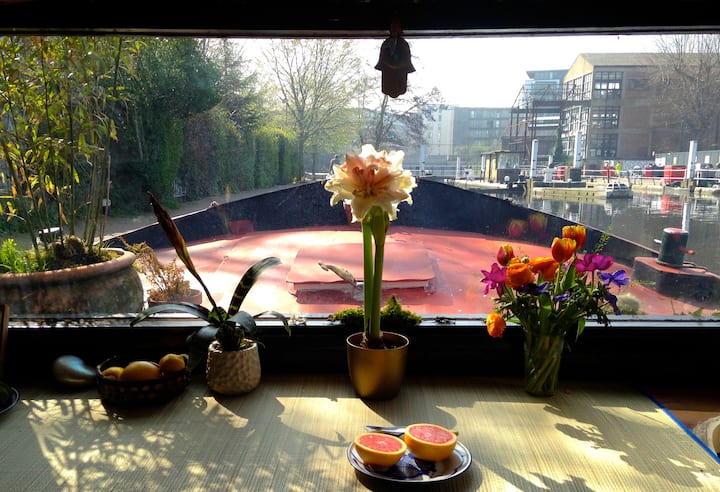 Beautiful restored 1908 Dutch barge