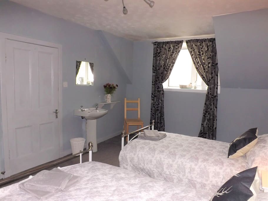 Family Room - Clarion Cottage