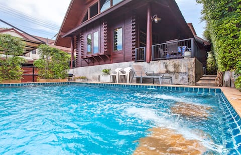 Seaview  Log Cabin Pool Villa 2Br+1 Garret ,Rawai.