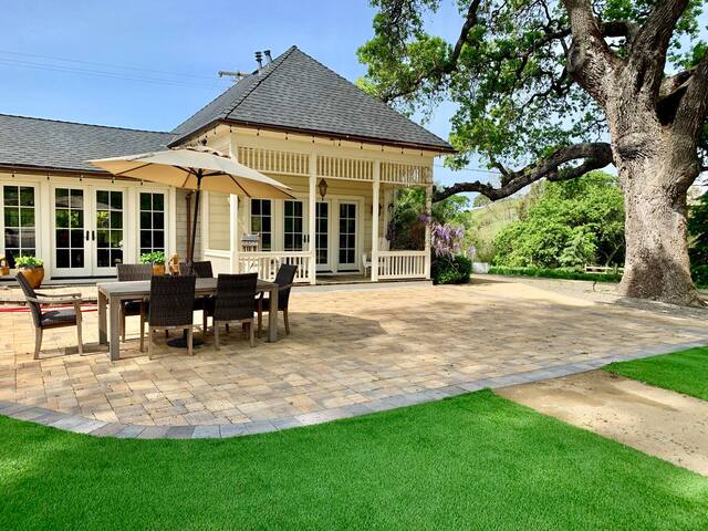 Unique & private hidden gem with spectacular views gallery image 5