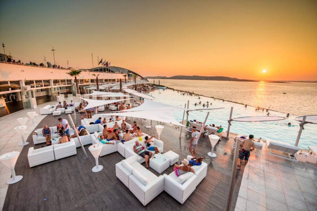 Café del Mar 1.9 km