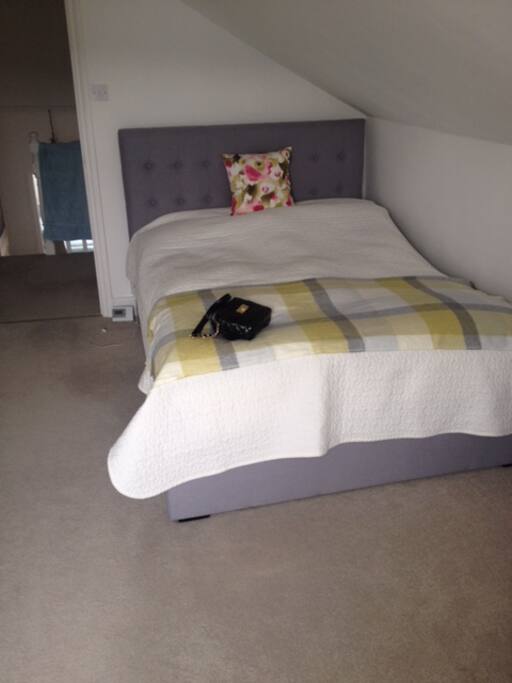 Guest bedroom
