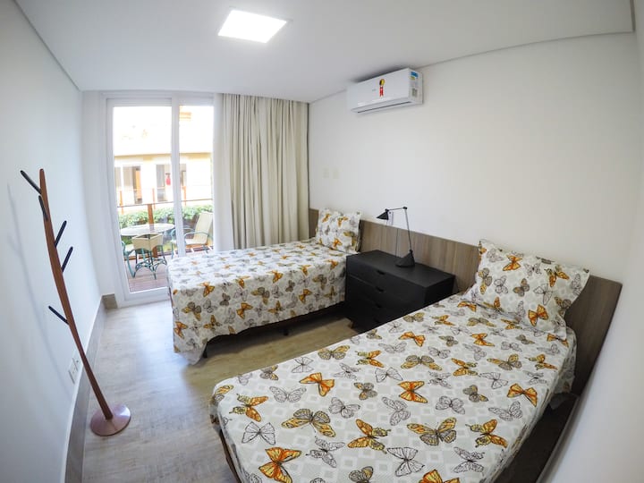 Соба 1 со 2 единечни кревети