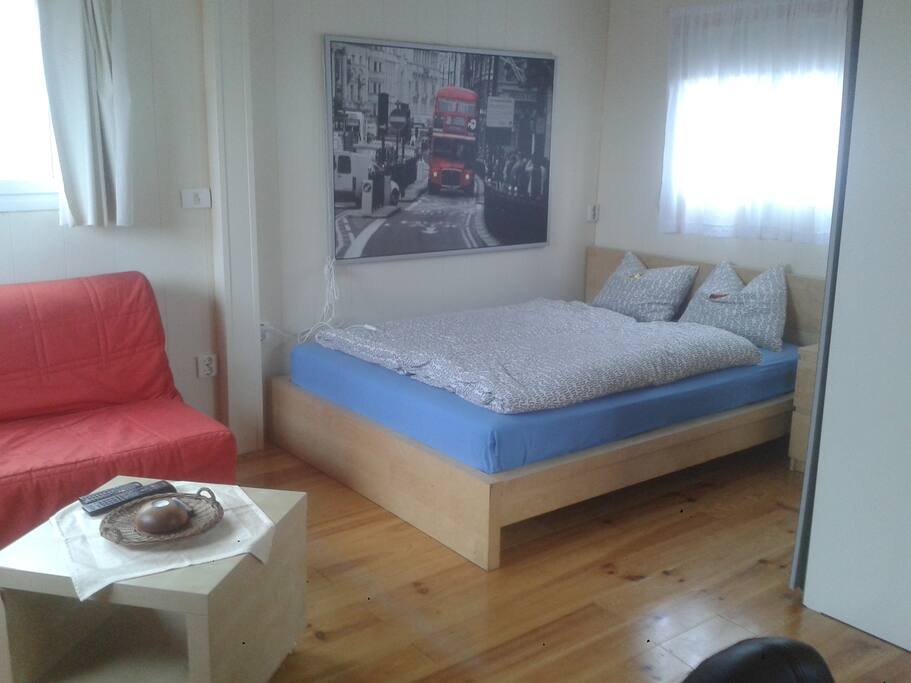 Doppelbett & Schlafcouch