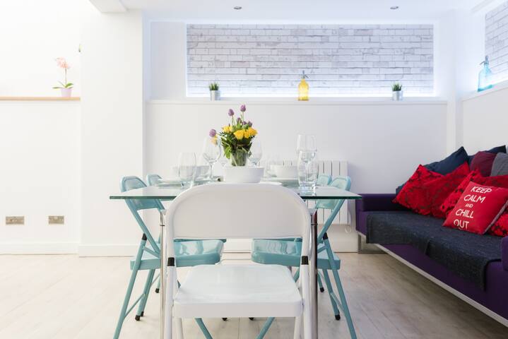 3 Bed 2 Bath Warehouse loft Zone 1 gallery image 5