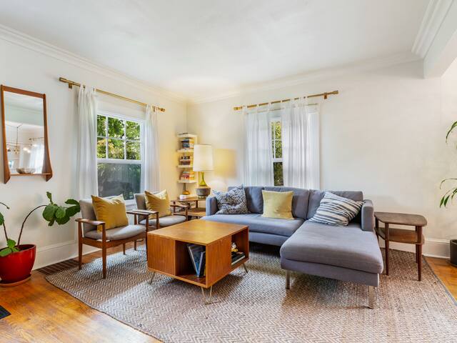 Monthly Rental – Stylish 2BR in SE Ladd’ gallery image 3