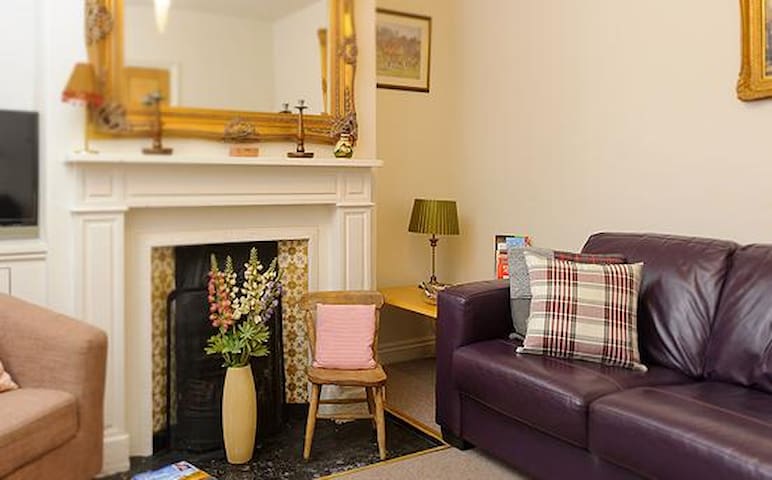 Stamford Town House Sleeping Up To 8 Cosy For 2 Houses For