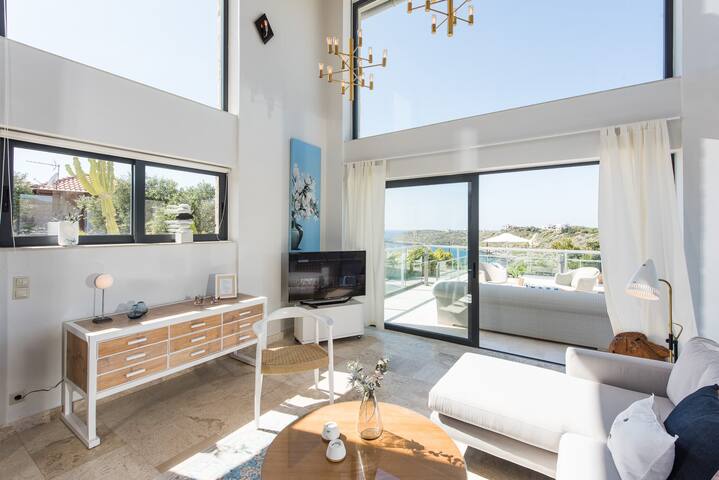 Villa Versailles-your luxury senses. Seafront gallery image 3