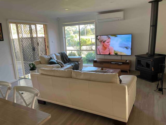 Safety Beach Luxury Getaway gallery image 4