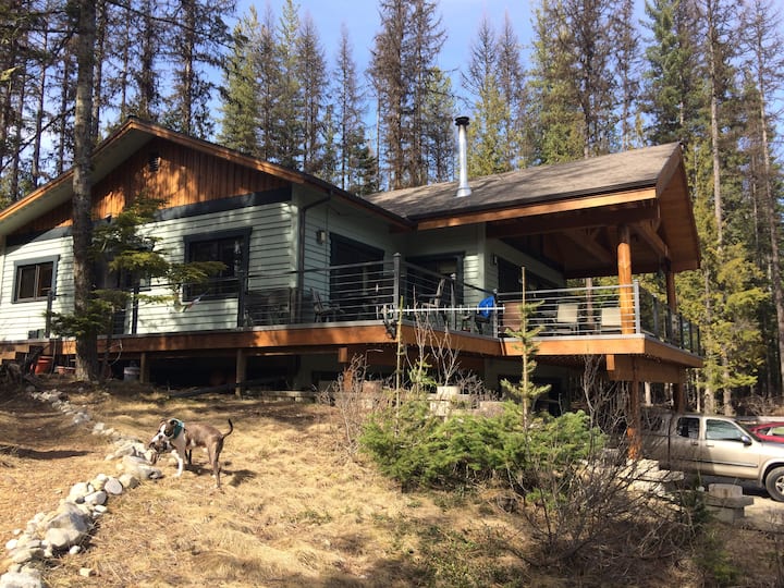 Sweet space with a Priest Lake view