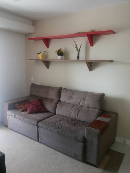Sala com sofá-cama.