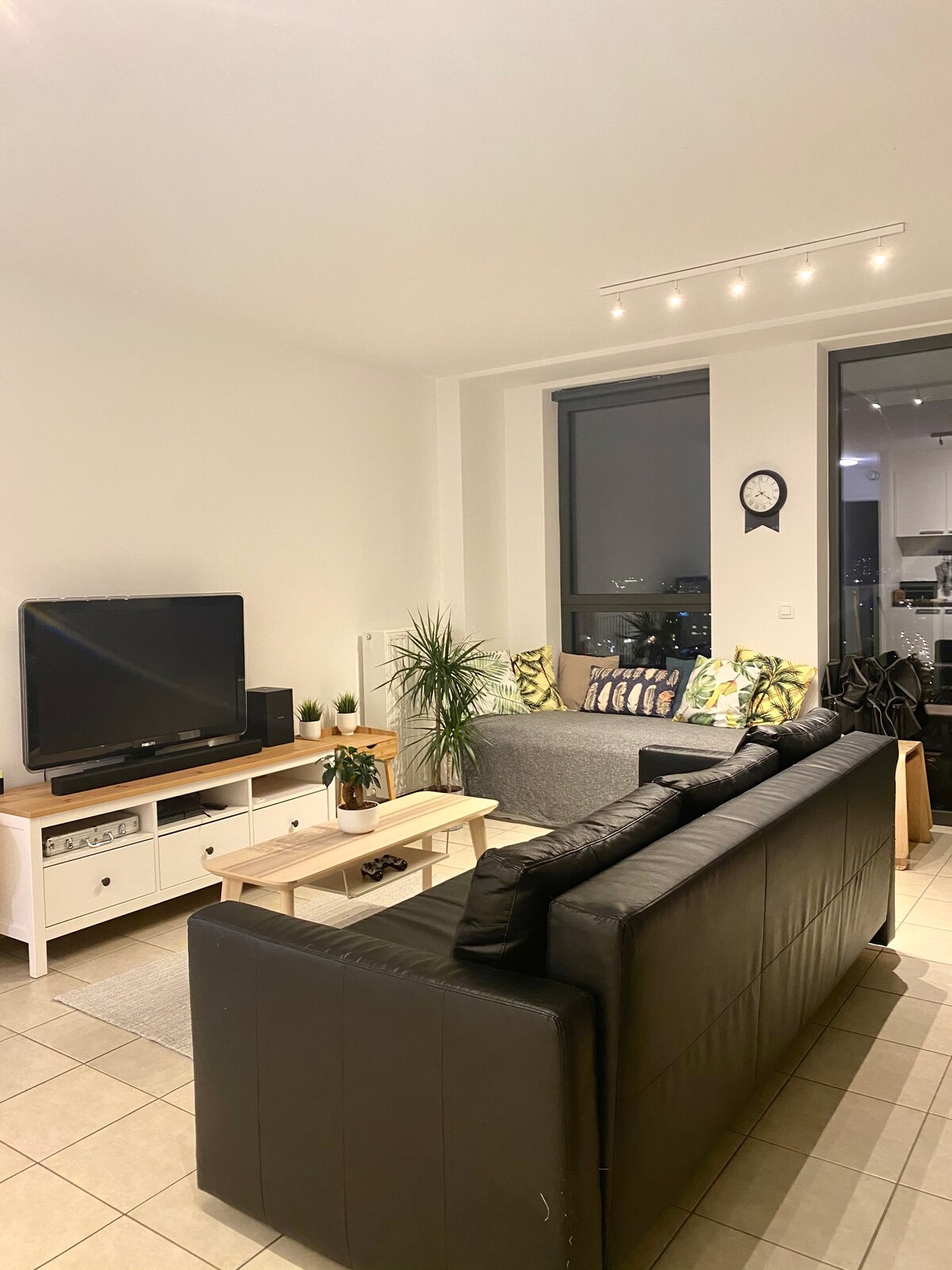 Successful Airbnb property: Brussels West Side in Molenbeek Saint Jean Sint Jans Molenbeek