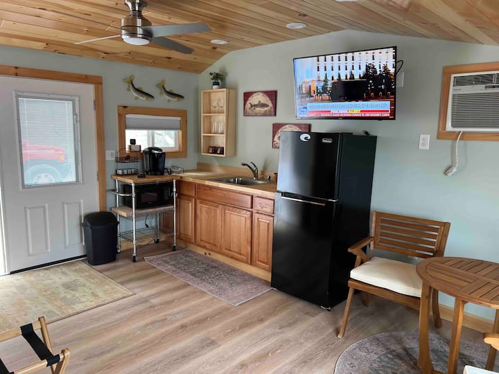 La Dolce Vita On Cayuga Lake - 인터레이큰