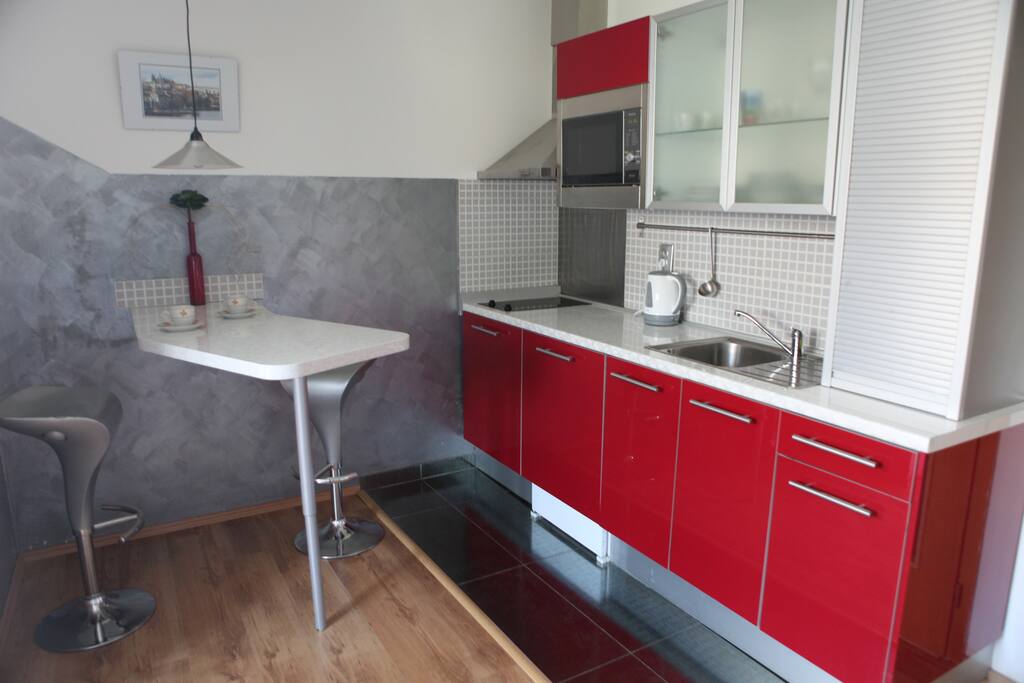 fully equipped kitchen