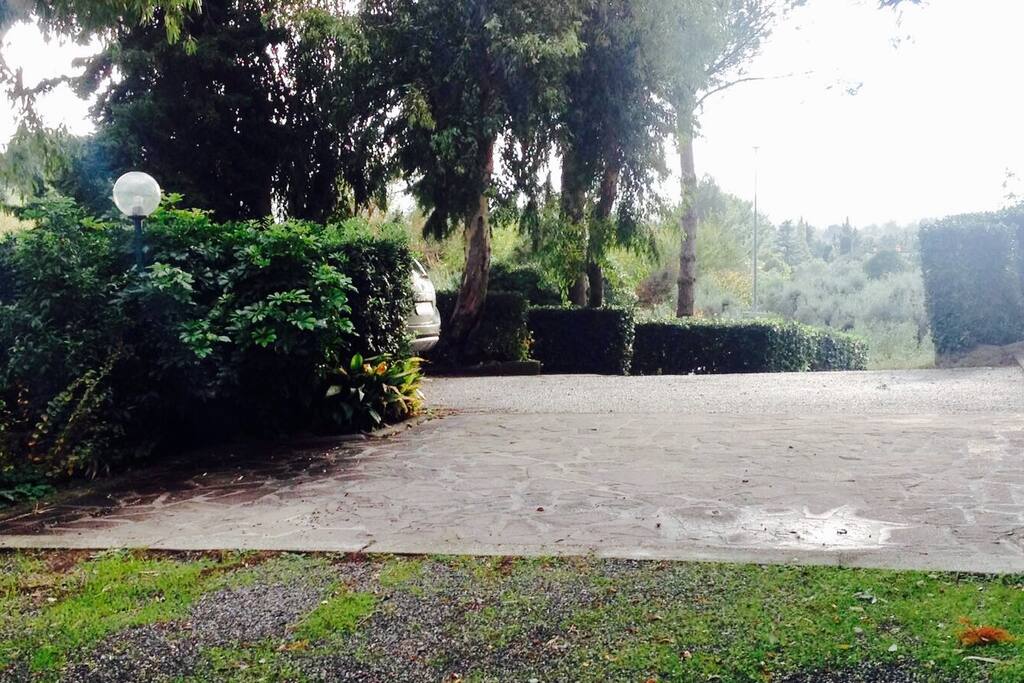 Parcheggio e ingresso
