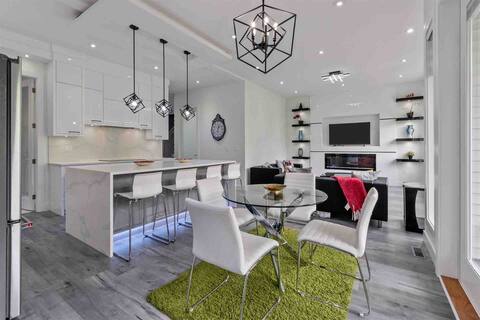 Charming Canadian Family Retreat with Steam Shower