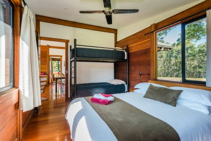 Tallowood 2 Bedroom Chalet @ Promised Land Retreat gallery image 3