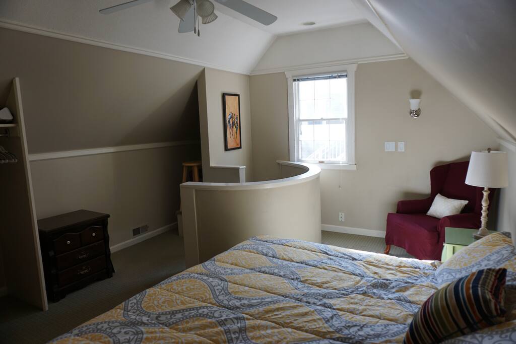 Upstairs bedroom.