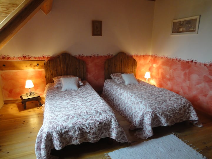 ห้องนอน Piment 2 เตียง 90