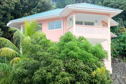 Beau Vallon Apartment for up to 4 people
