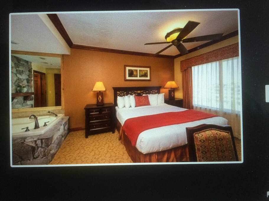 bedroom of 1 bed/bath