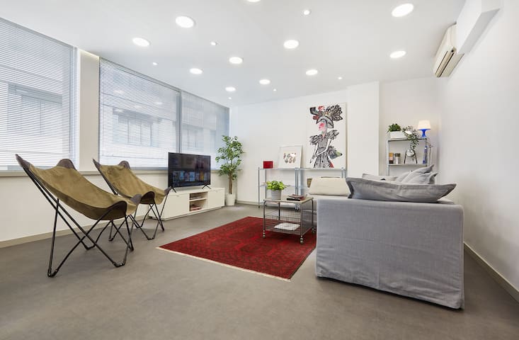 Chloe Boutique Apartments Apollo