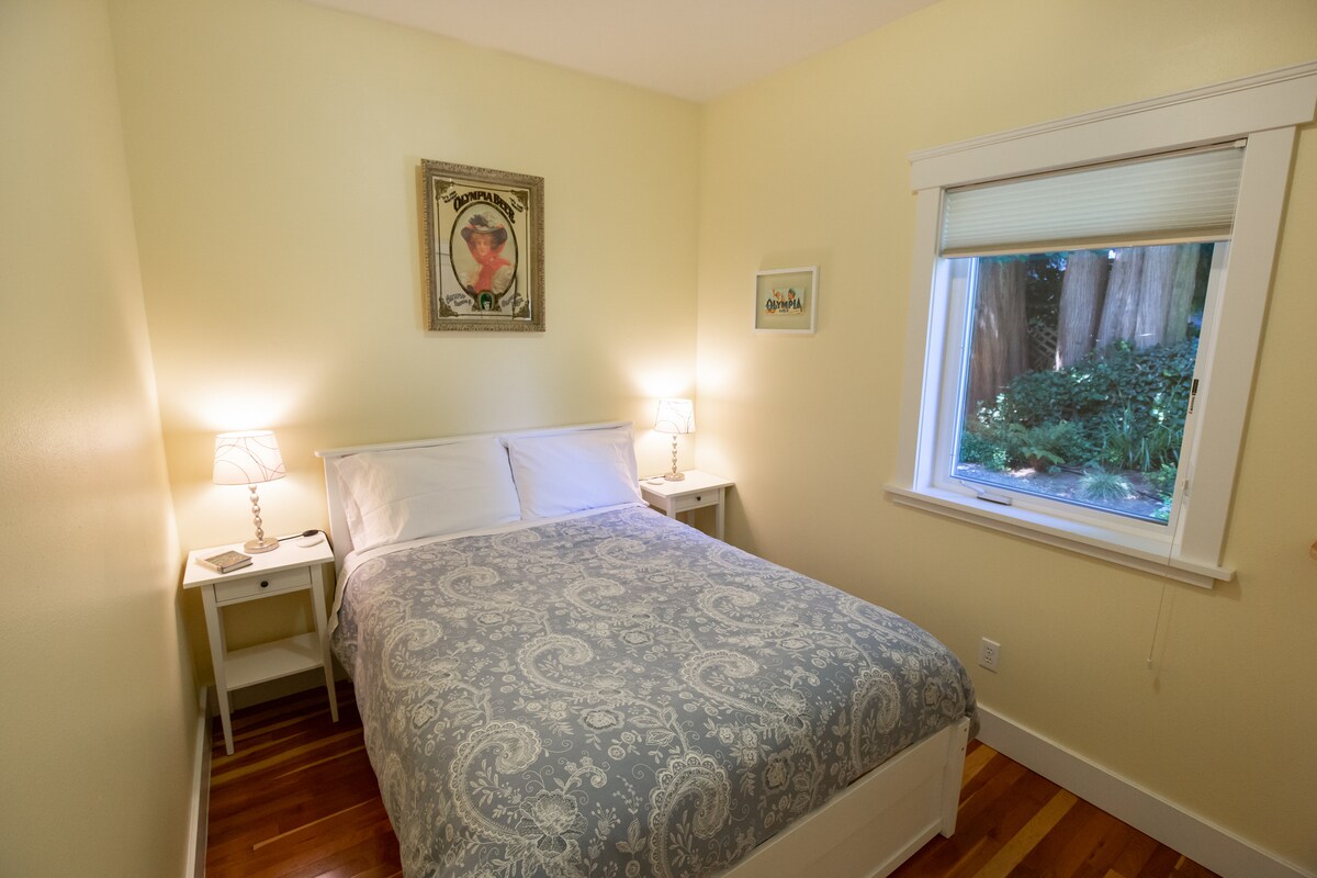 Chumba chote/cha kulala mara mbili chenye mandhari ya Olympia.