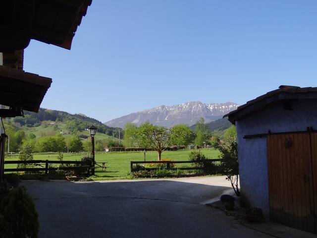 Ondarre agroturismo y quesería en plena naturaleza gallery image 3