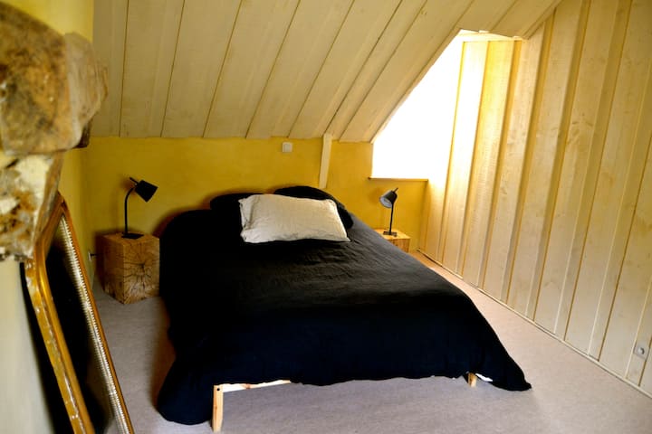 Спалня 1 мецанин