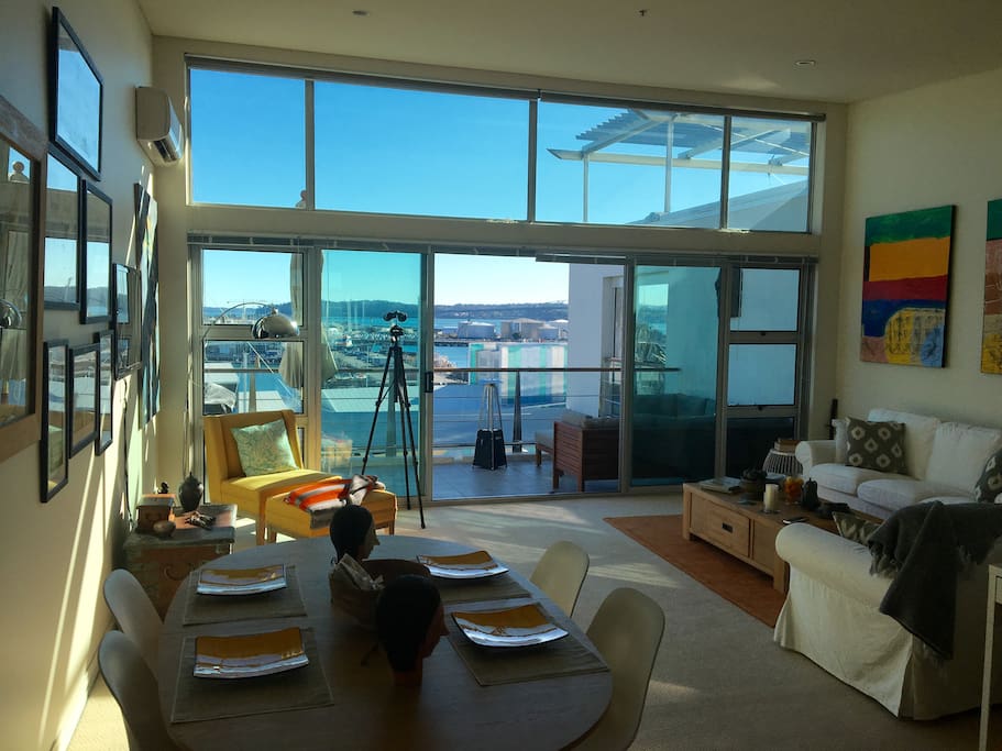 Full Waterfront Views, Sunset Over Harbor Bridge / Maritime Museum and Marina ..4 meter ceilings ..