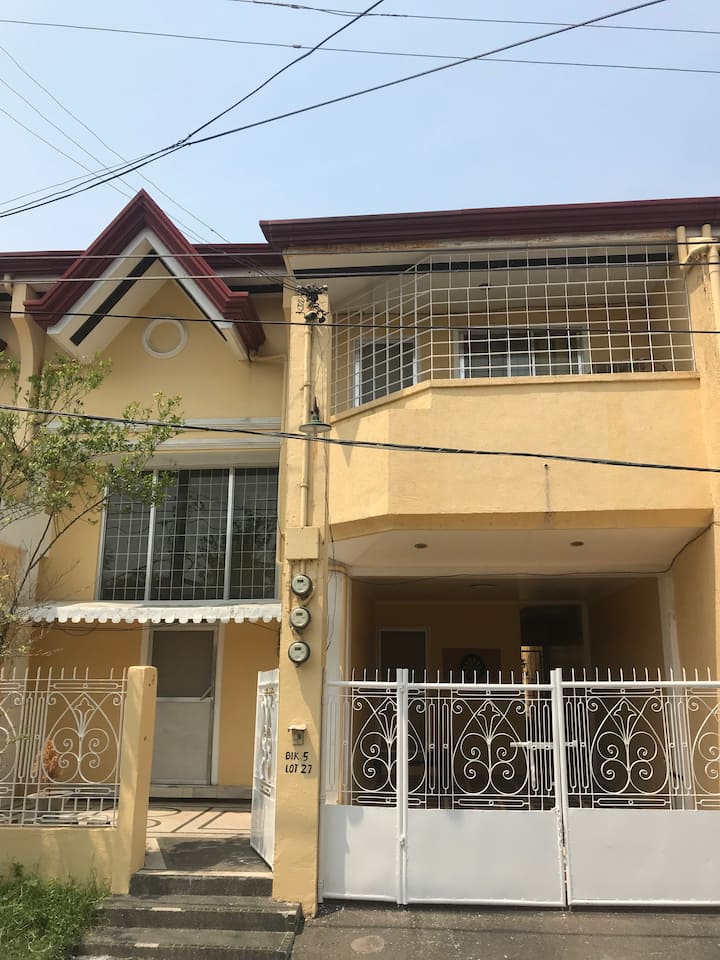 ⭐3BR Near Barretto & SBMA⭐Subic Bay⭐Upto 16 Pax!⭐ Townhouses for Rent
