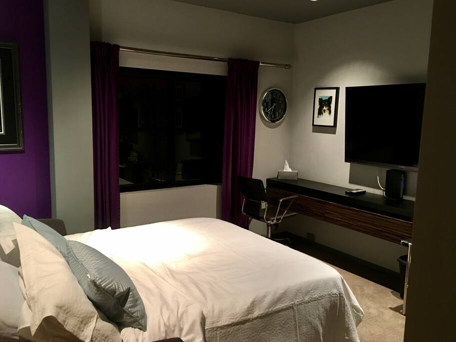 YOUR PRIVATE ROOM-PICTURE TAKEN AT NIGHT
