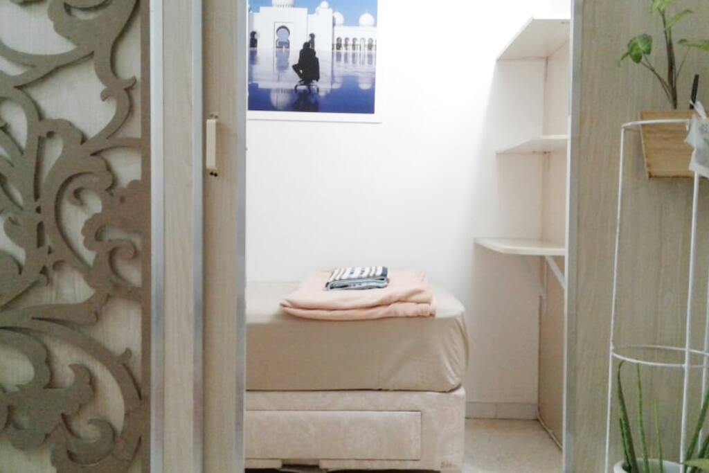 Welcome to our cozy solo room.